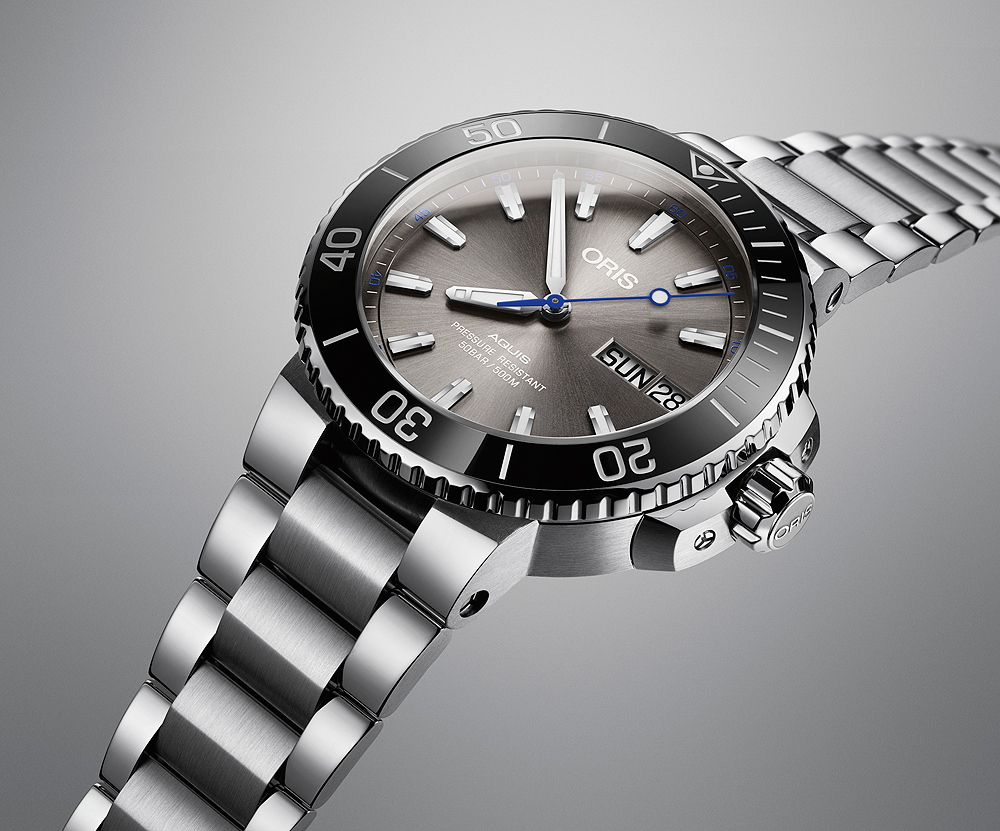 The Oris Hammerhead Limited Edition has a polished black diving bezel and a screw-down crown.