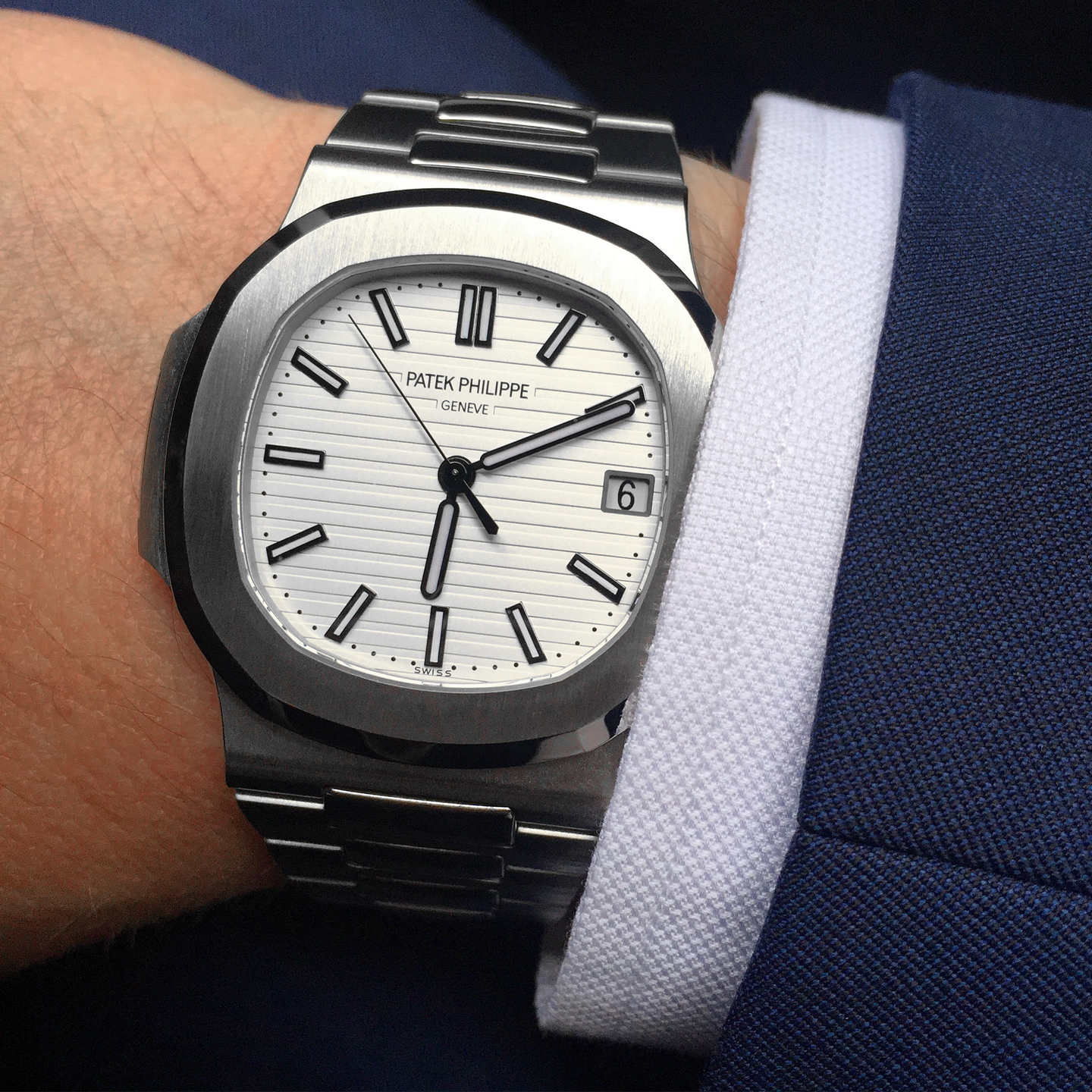 REVIEW: Patek Philippe Nautilus white dial reference 5711