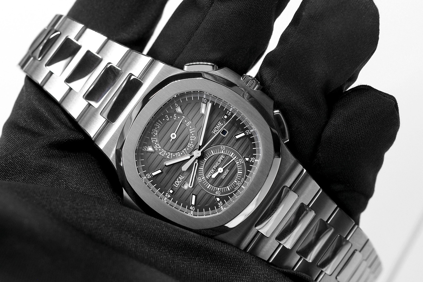 Hands-On with the Patek Philippe Nautilus Chronograph Travel Time 5990A